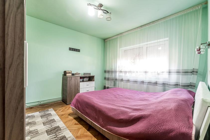Apartament cu 3 camere semidecomandat, mobilat în Aurel Vlaicu
