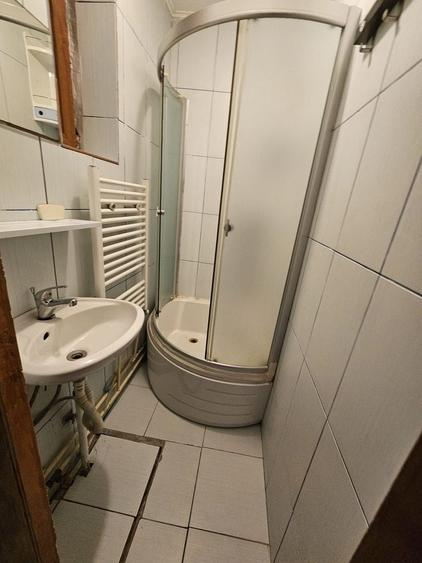 Apartament cu 3 camere decomandat în Tineretului
