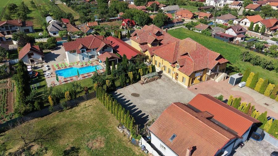 Hotel/Pensiune, de 1,284 mp, în Șoimuș