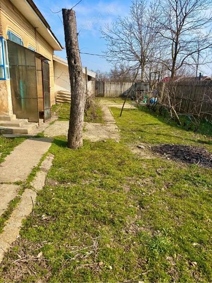 Casă cu 3 camere cu Teren 1000 Mp în Vădăstrița