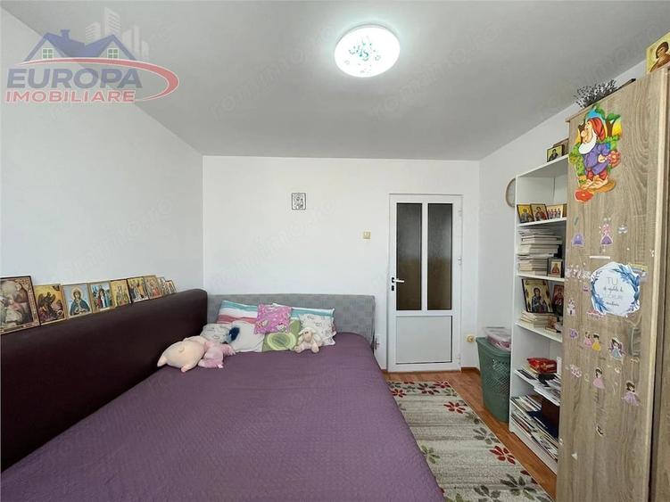 Apartament cu 3 camere decomandat în Central