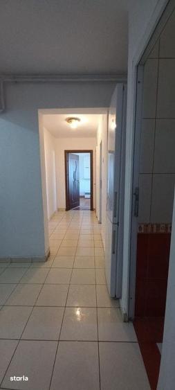 Apartament cu 3 camere în Calea București