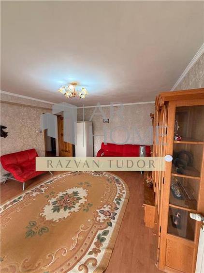 Apartament cu 3 camere decomandat, mobilat în Cioceanu