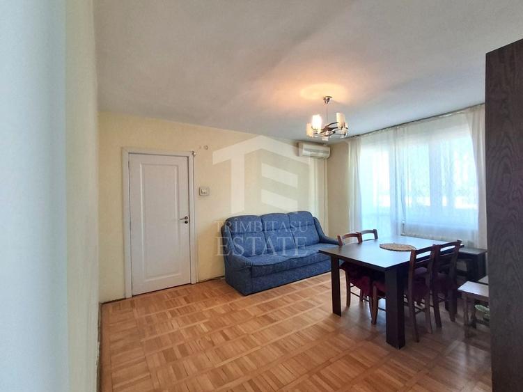 Apartament cu 3 camere semidecomandat, mobilat în Ștefan cel Mare