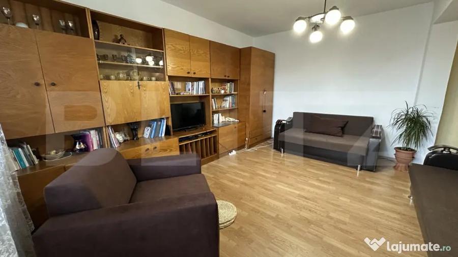 Apartament cu 3 camere decomandat, mobilat în Iosia