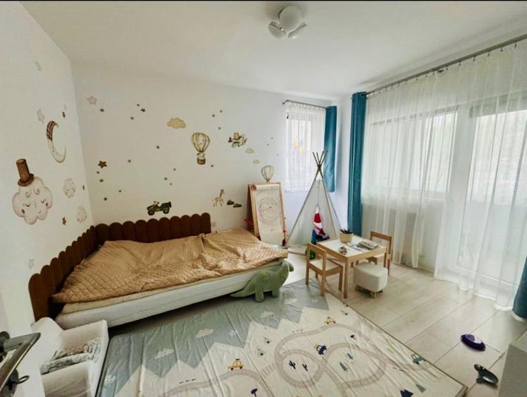 Apartament cu 3 camere semidecomandat, mobilat în Mănăștur