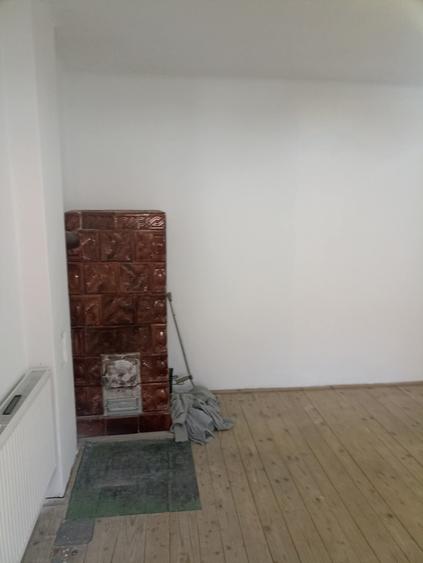 Casă individuală cu 2 camere cu Canalizare în Central