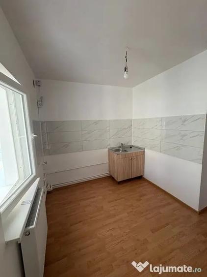 Apartament cu 2 camere decomandat în