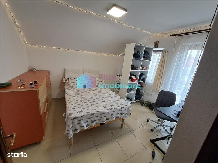 Casă cu 4 camere în Bulai