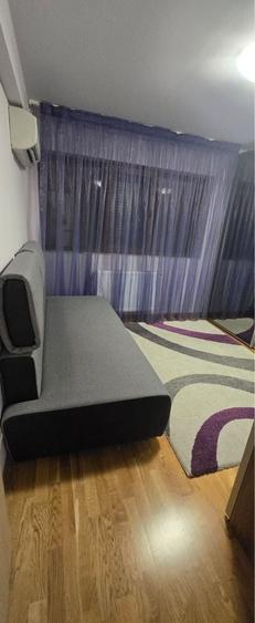 Casă cu 4 camere în 1 Decembrie