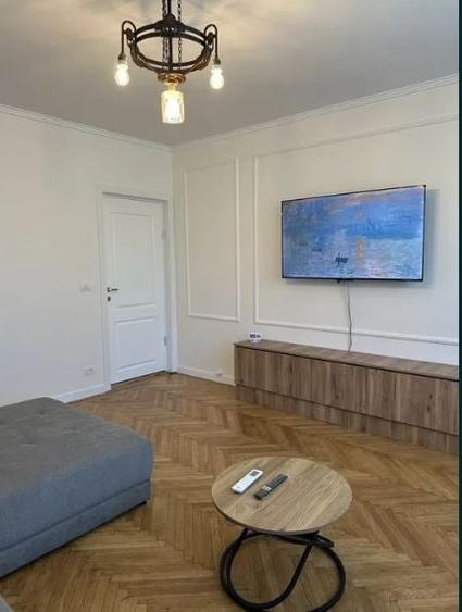 Apartament cu 2 camere decomandat, mobilat în P-ța Romană