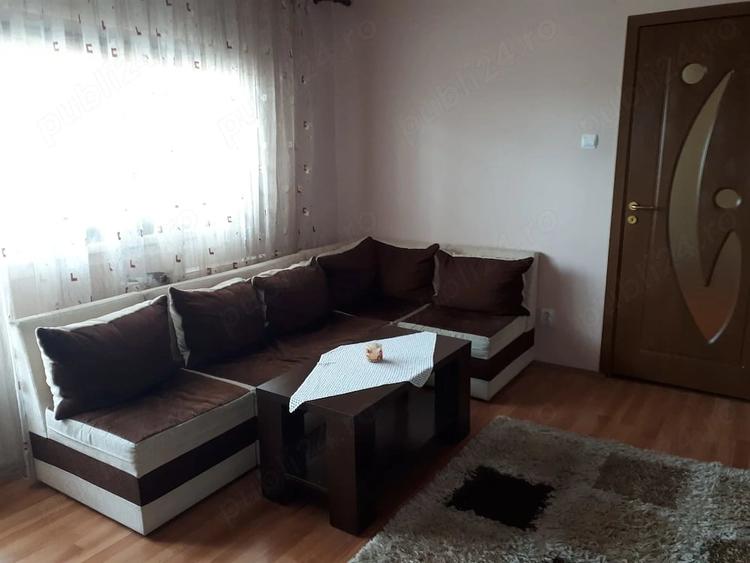 Apartament cu 3 camere semidecomandat în Central