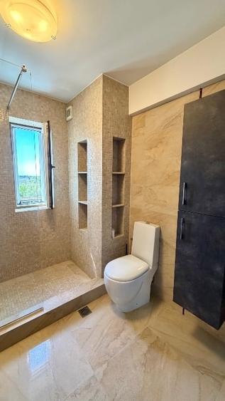 Apartament cu 3 camere decomandat, mobilat în Tei