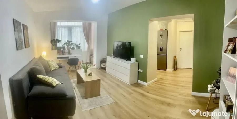 Apartament cu 3 camere semidecomandat în City Park Mall