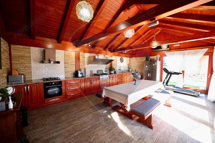 Casă cu 5 camere cu Teren 2687 Mp în Mădăras