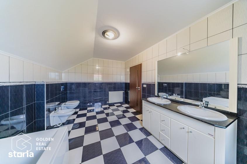 Casă cu 5 camere cu Teren 430 Mp în Central