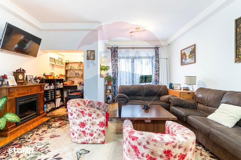 Casă cu 8 camere cu Teren 7150 Mp în Ozun