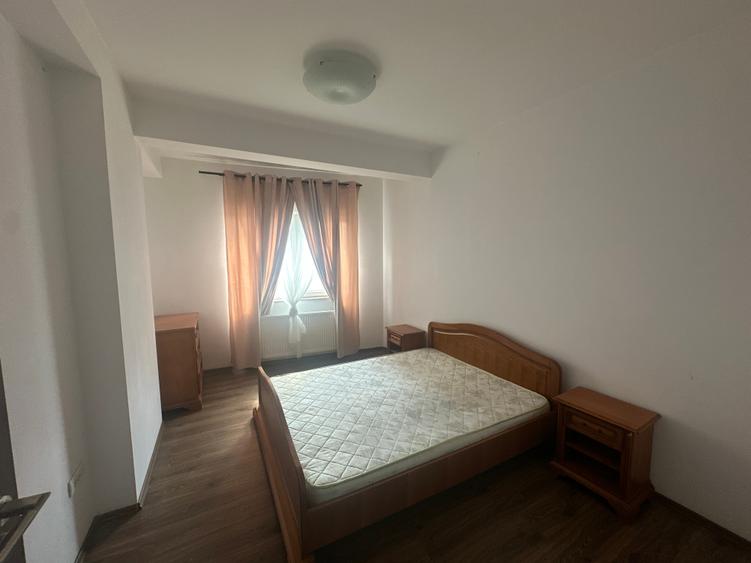 Apartament cu 3 camere decomandat în 13 Septembrie