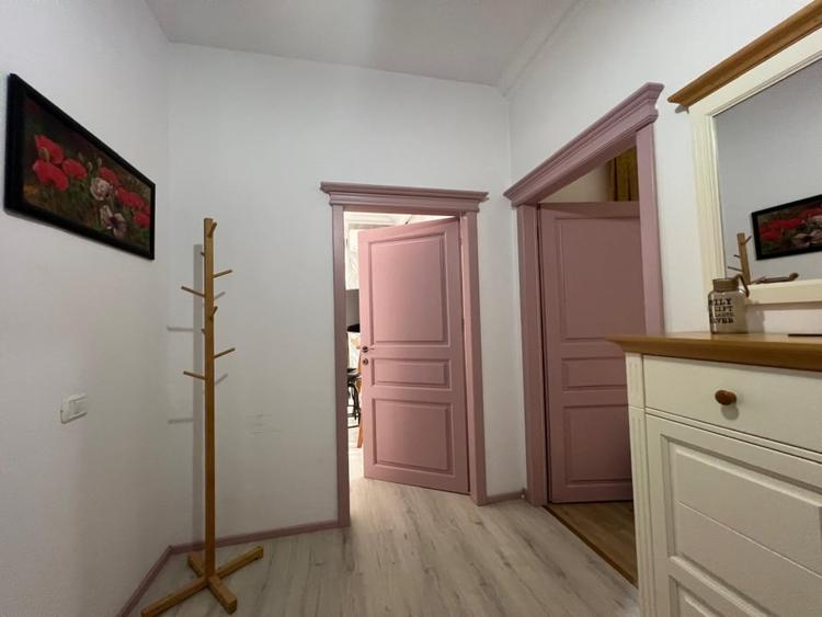 Apartament cu 2 camere decomandat, mobilat în P-ța Ovidiu