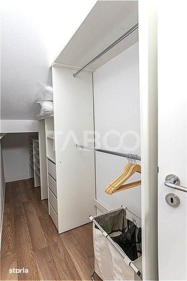 Apartament cu 3 camere semidecomandat în Calea Dumbrăvii