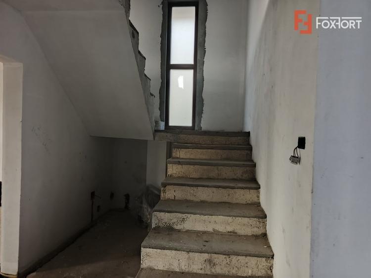 Casă individuală cu 5 camere cu Teren 747 Mp în Sânandrei
