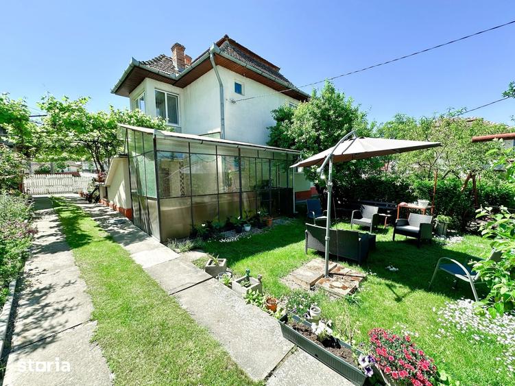 Casă cu 4 camere cu Teren 998 Mp în Central