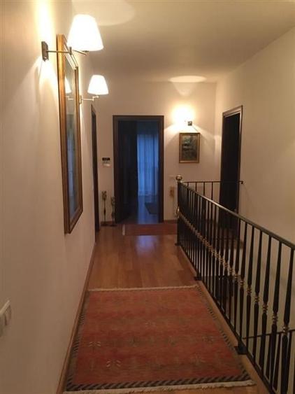 Casă individuală cu 6 camere cu Teren 550 Mp în Băneasa