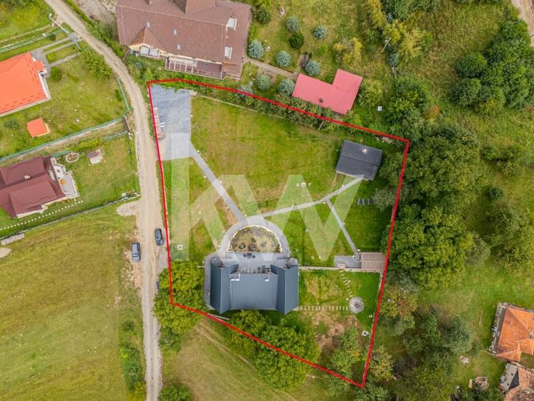 Casă individuală cu 6 camere cu Teren 3247 Mp în Tohănița