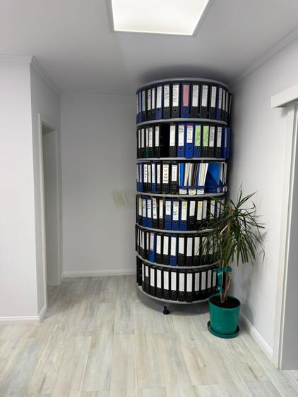 Spațiu comercial, de 135.82000732422 mp, în Central