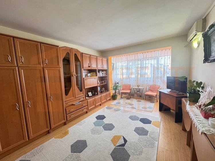 Apartament cu 3 camere decomandat, mobilat în Tomis Nord