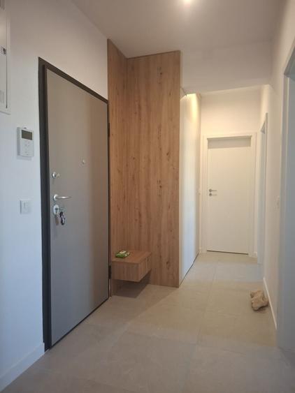 Apartament cu 3 camere semidecomandat în Exterior Vest