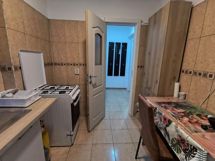 Apartament cu 2 camere semidecomandat în Gara