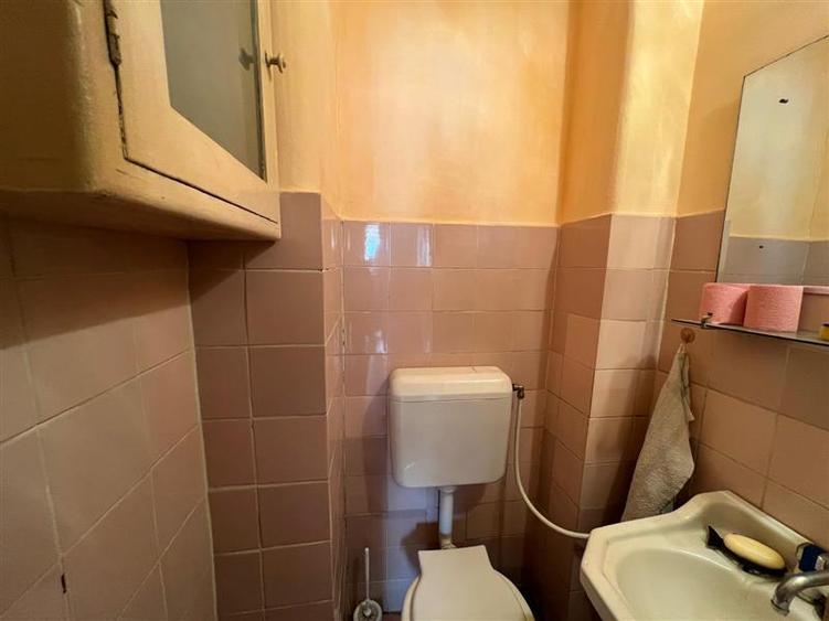Apartament cu 4 camere decomandat în 1848