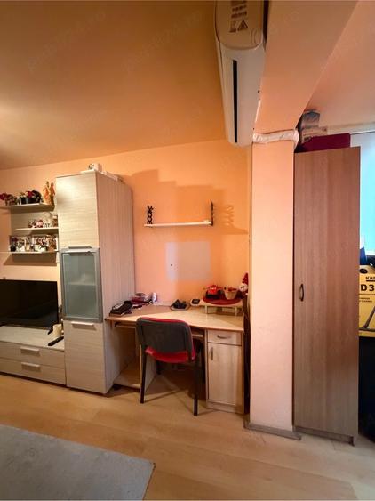 Apartament cu 3 camere semidecomandat în Șagului