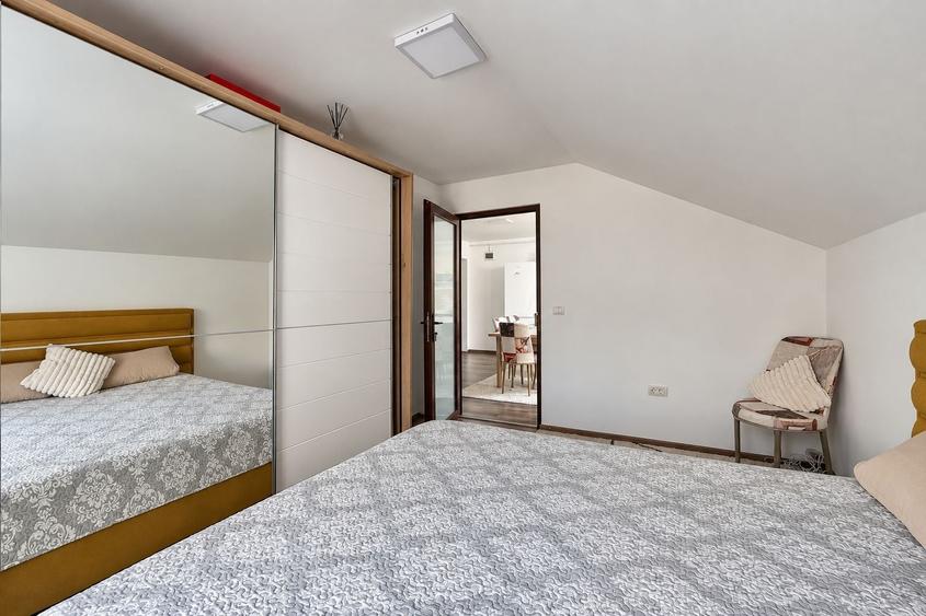Apartament cu 3 camere semidecomandat, mobilat în Aurel Vlaicu