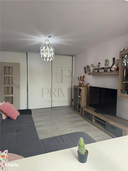 Apartament cu 3 camere decomandat, mobilat în Bucovina
