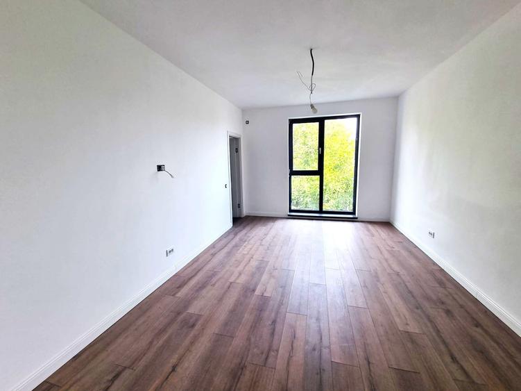 Casă cu 4 camere cu Canalizare în Bd. Laminorului