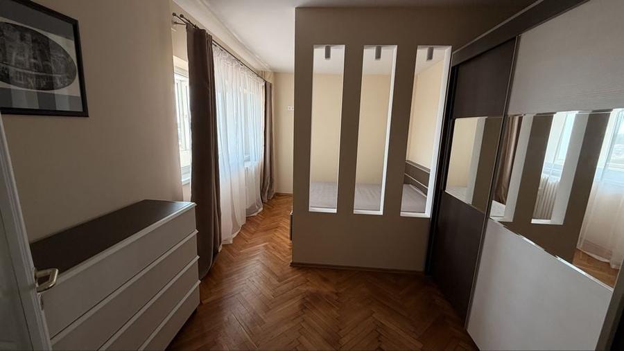 Apartament cu 3 camere decomandat în Rogerius