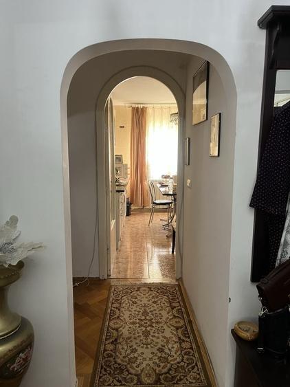 Apartament cu 3 camere decomandat în Vărsătura