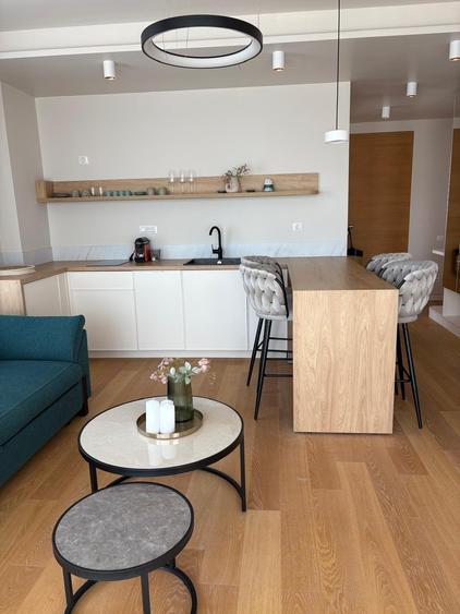 Apartament cu 3 camere decomandat, mobilat în Olimp