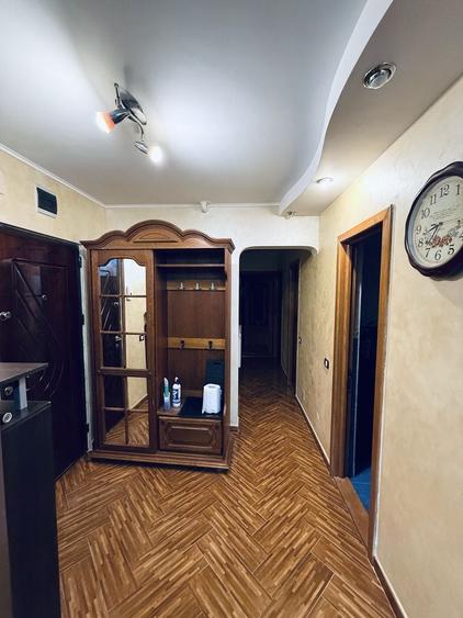 Apartament cu 4 camere decomandat în Obor