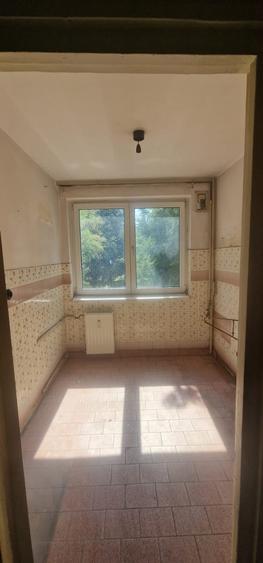 Apartament cu 3 camere semidecomandat în Nord
