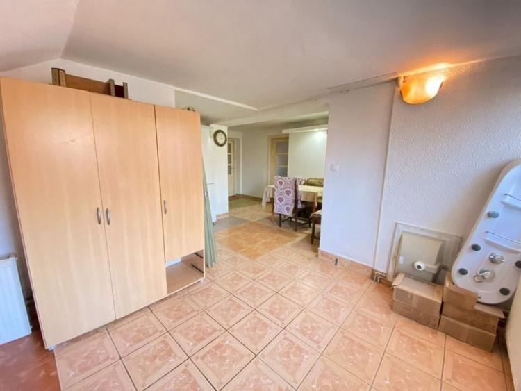 Casă individuală cu 5 camere cu Canalizare în Ștrand