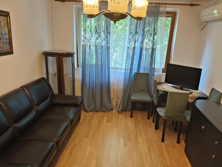Apartament cu 4 camere decomandat, mobilat în Lujerului