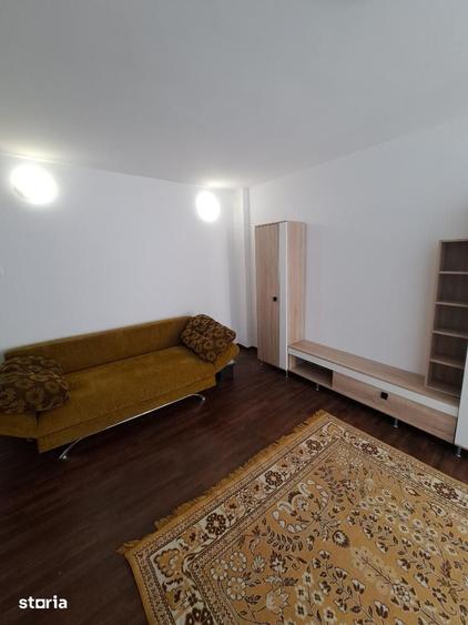 Apartament cu 3 camere în Cetate