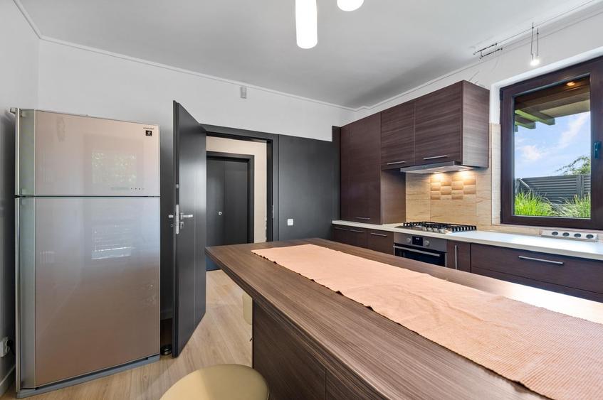 Casă individuală cu 4 camere cu Piscina în Chiajna