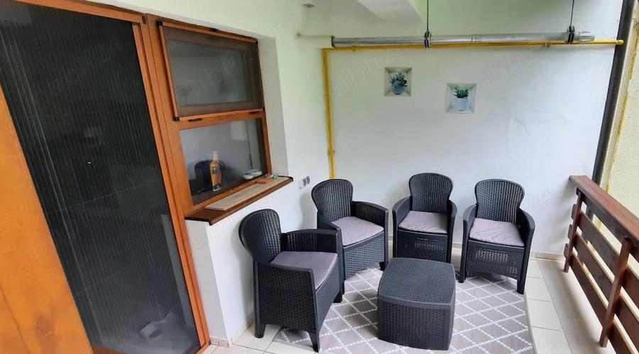 Apartament cu 4 camere decomandat în Cioplea