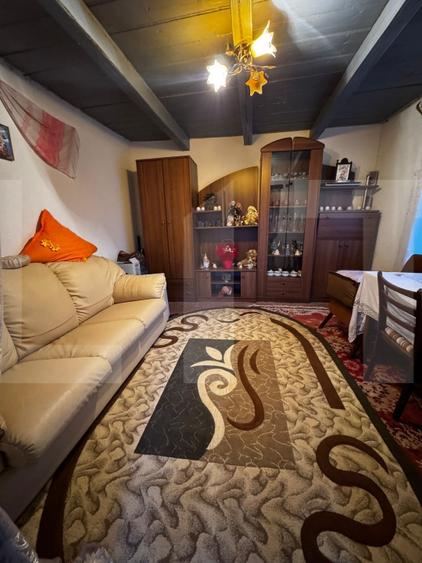 Casă individuală cu 5 camere cu Teren 4700 Mp în Exterior Est