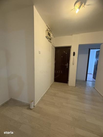 Apartament cu 3 camere semidecomandat în Liviu Rebreanu