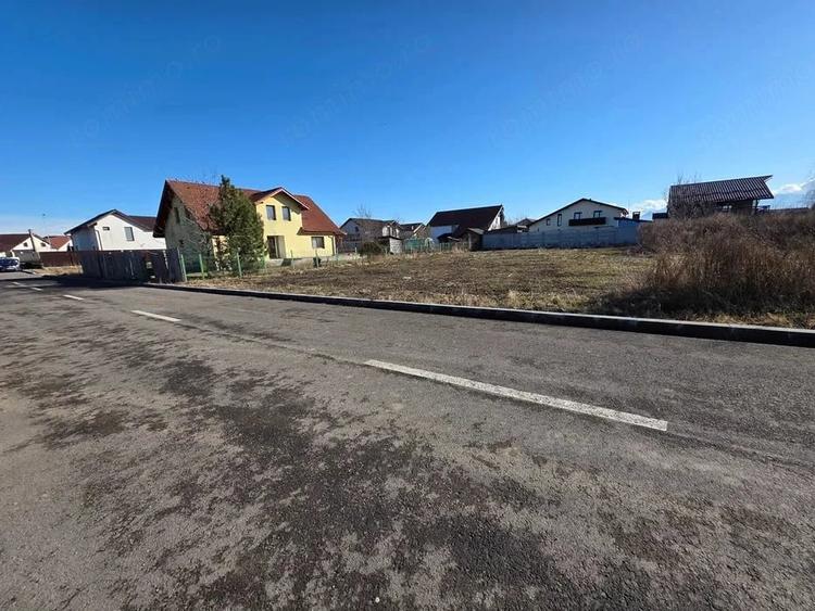 Teren de 685 mp, în Sânpetru